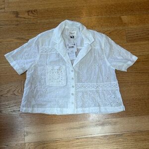 American Eagle Outfitters Cropped White Button Down Shirt